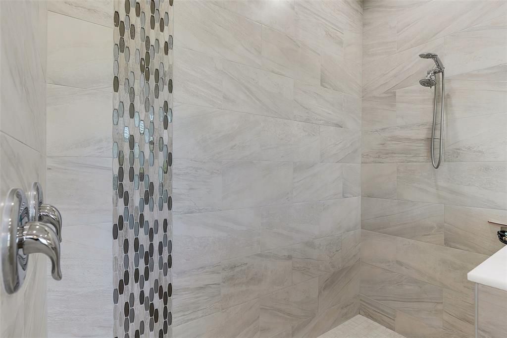 Под контрактом: $1,250,000 (4 спален, 3 ванн, 3151 Квадратных фут)