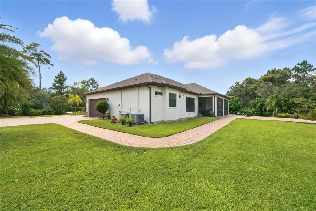 Под контрактом: $1,250,000 (4 спален, 3 ванн, 3151 Квадратных фут)