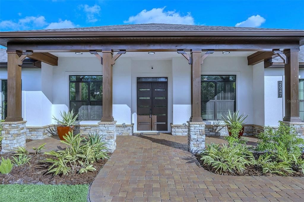 Под контрактом: $1,250,000 (4 спален, 3 ванн, 3151 Квадратных фут)