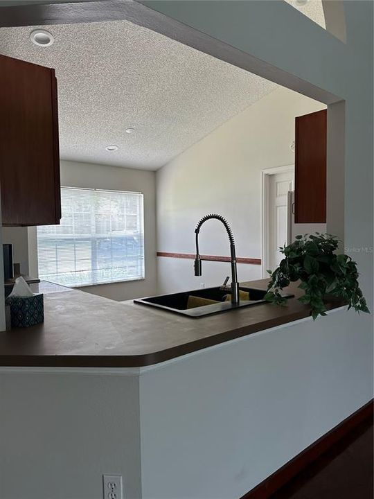 For Rent: $2,275 (3 beds, 2 baths, 1232 Square Feet)