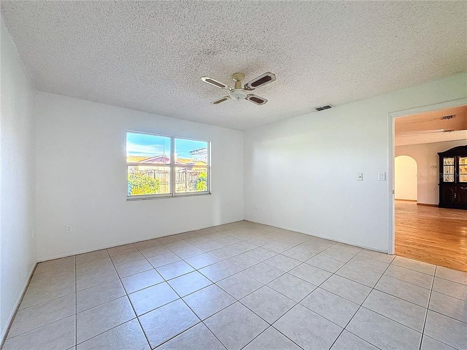 For Sale: $240,000 (2 beds, 2 baths, 1106 Square Feet)