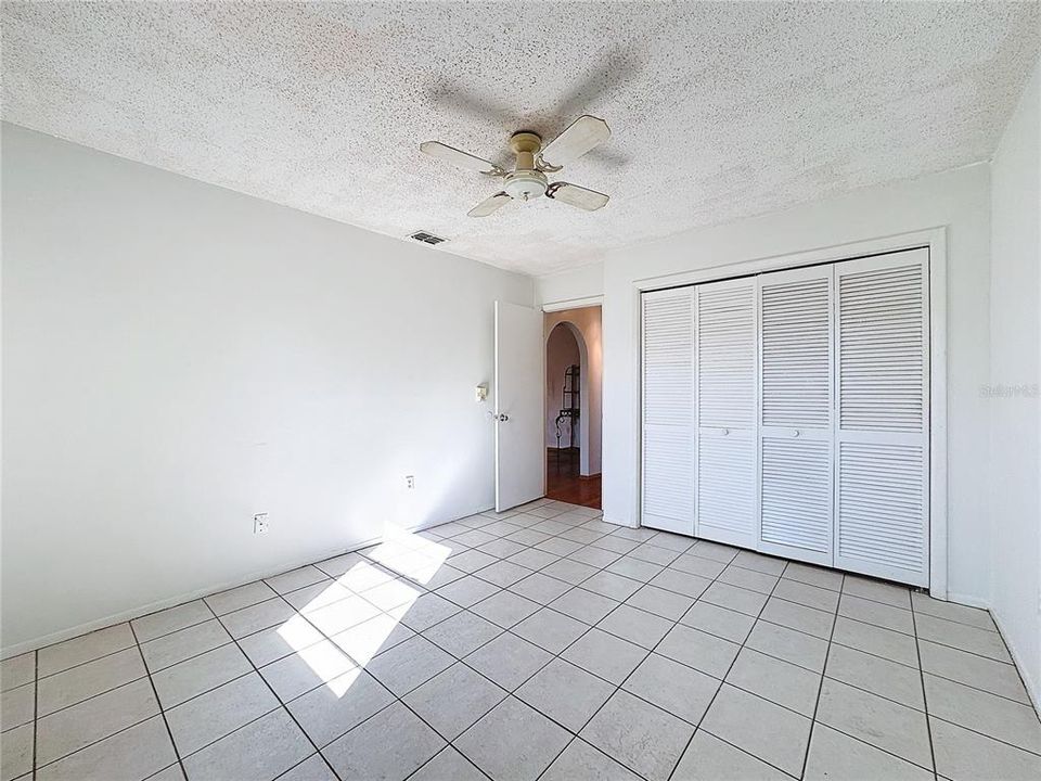 For Sale: $240,000 (2 beds, 2 baths, 1106 Square Feet)