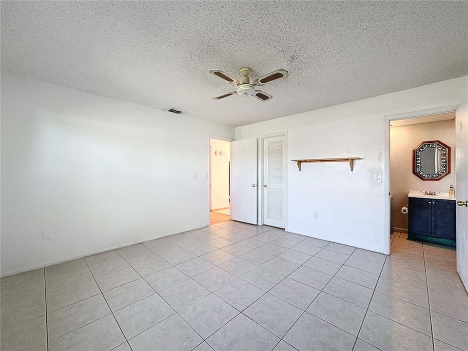 For Sale: $240,000 (2 beds, 2 baths, 1106 Square Feet)