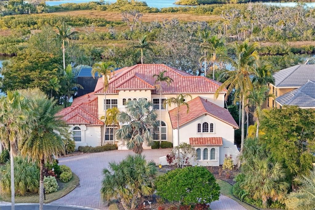 Recently Sold: $2,950,000 (4 beds, 3 baths, 6136 Square Feet)