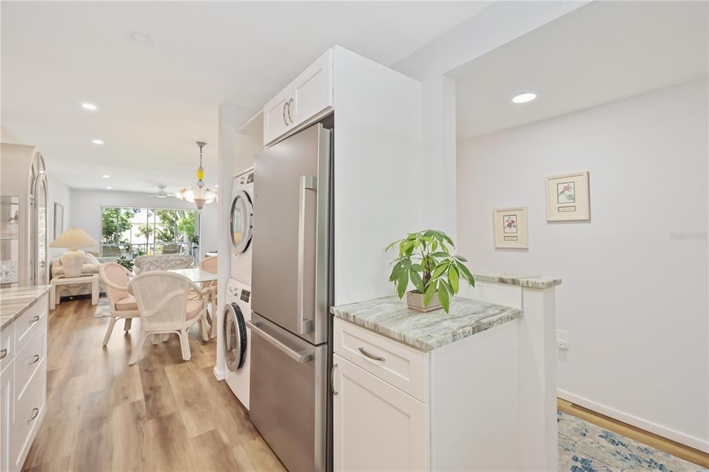 For Sale: $258,500 (2 beds, 2 baths, 978 Square Feet)