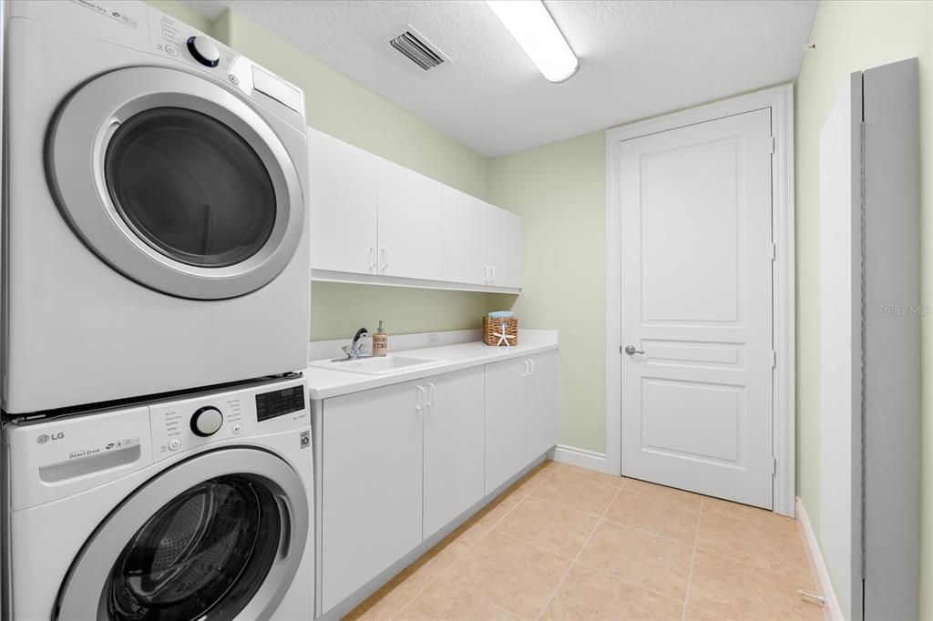 Laundry Room with Cabinets/Storage and Sink