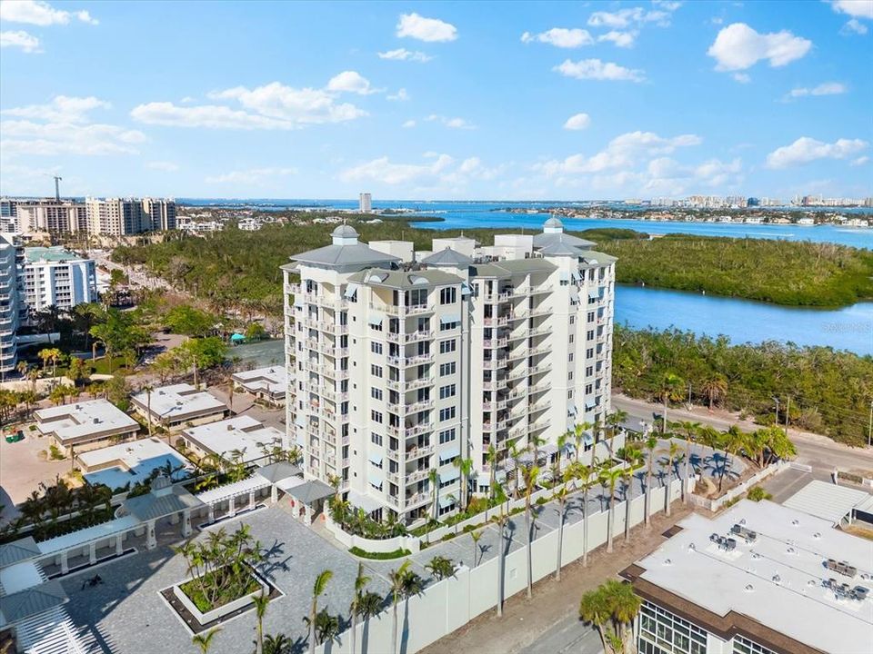 For Sale: $2,800,000 (3 beds, 3 baths, 2936 Square Feet)