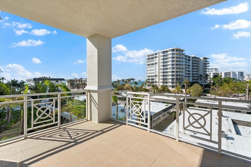 For Sale: $2,800,000 (3 beds, 3 baths, 2936 Square Feet)