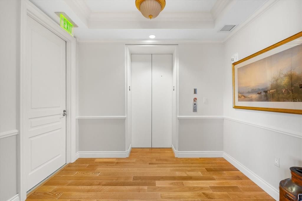 Private Elevator/Foyer