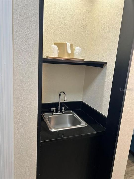 For Sale: $60,000 (1 beds, 1 baths, 304 Square Feet)