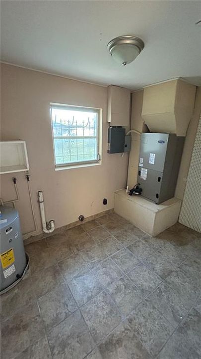 Laundry utility room