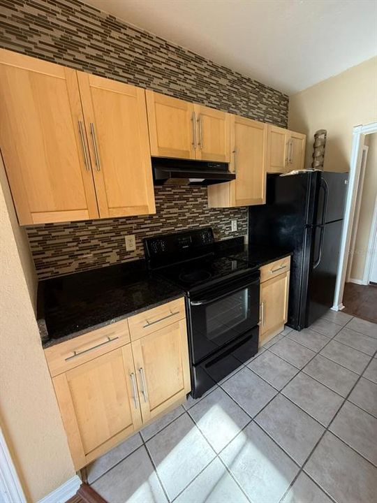 For Rent: $1,500 (1 beds, 1 baths, 854 Square Feet)