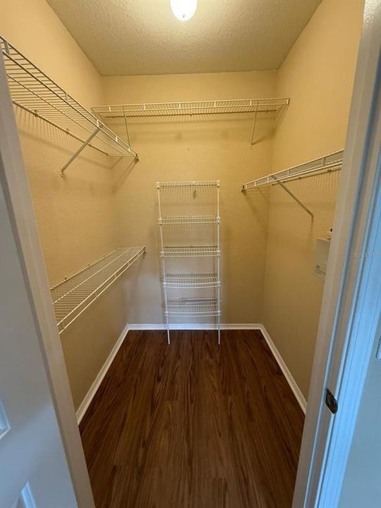 For Rent: $1,500 (1 beds, 1 baths, 854 Square Feet)