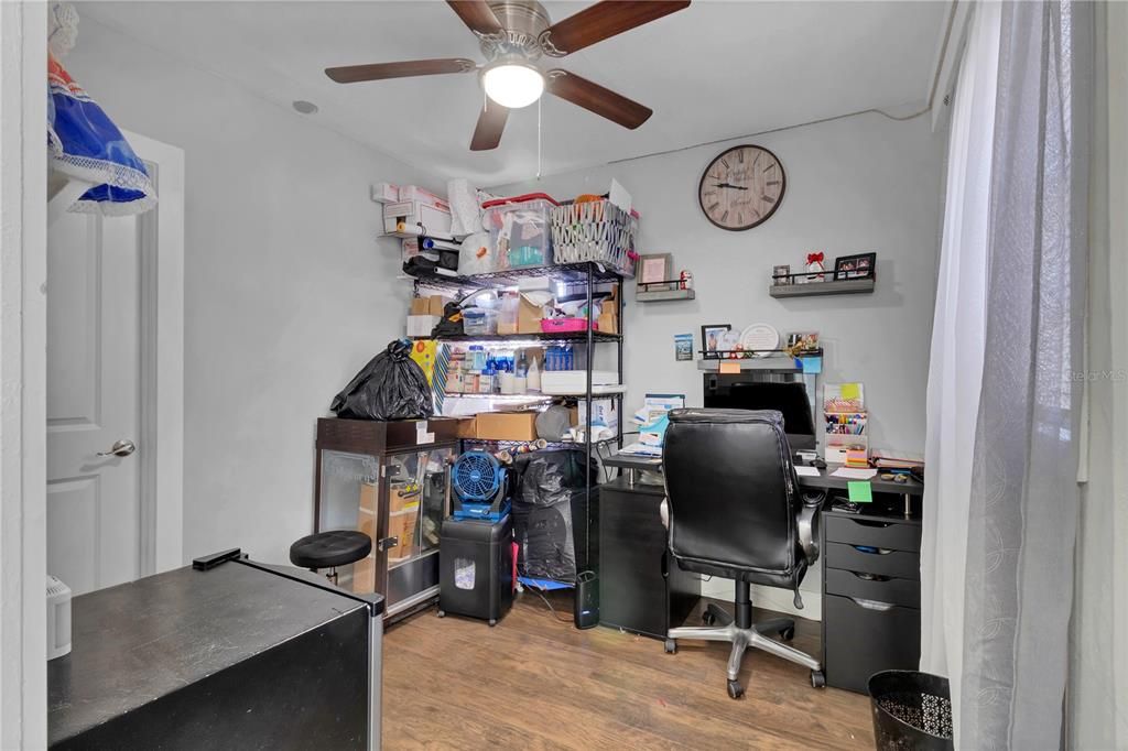 For Sale: $355,000 (3 beds, 1 baths, 1243 Square Feet)