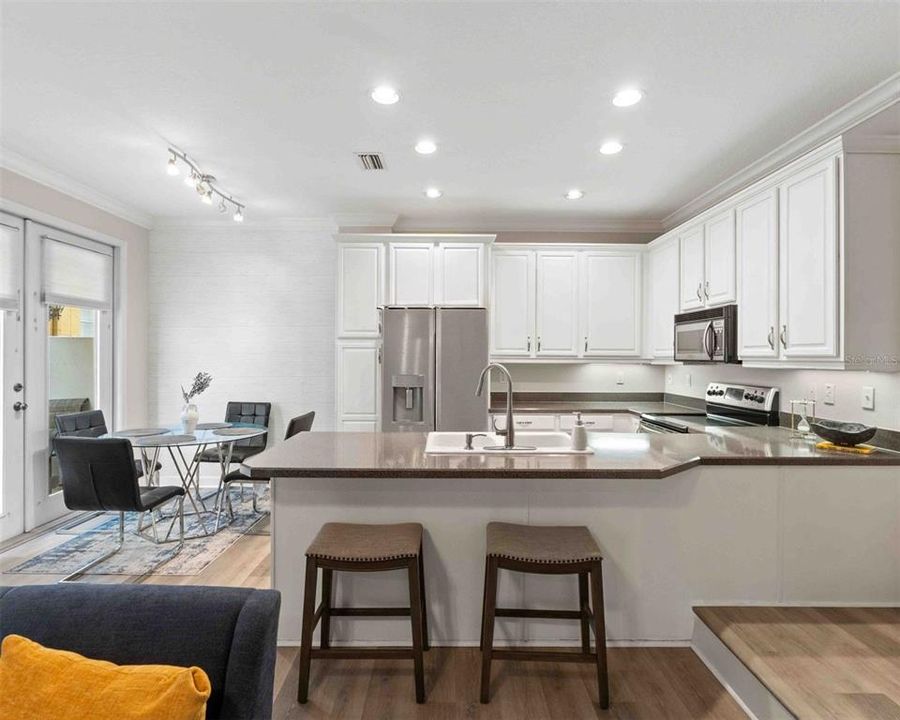 For Sale: $575,000 (2 beds, 2 baths, 1522 Square Feet)