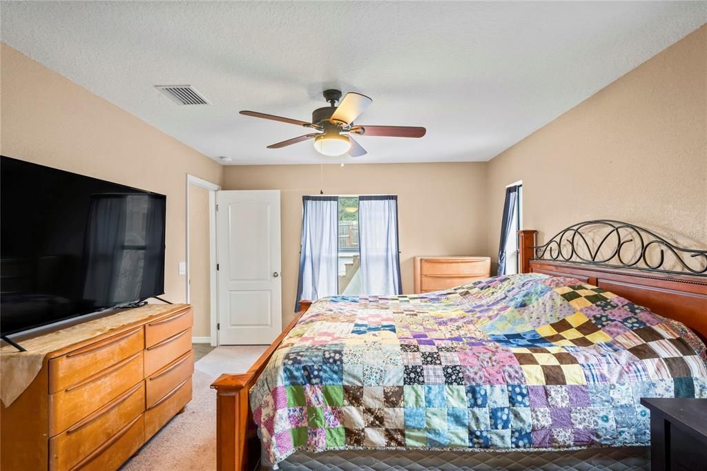 Activo con contrato: $464,900 (3 camas, 2 baños, 1480 Pies cuadrados)