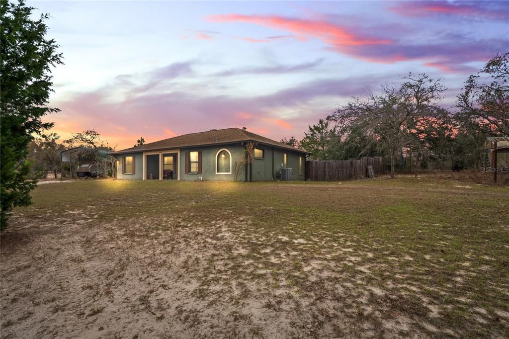 Activo con contrato: $464,900 (3 camas, 2 baños, 1480 Pies cuadrados)