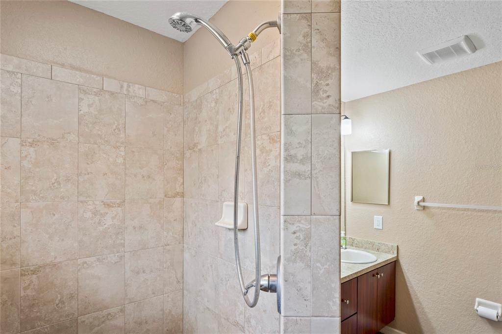 Activo con contrato: $464,900 (3 camas, 2 baños, 1480 Pies cuadrados)