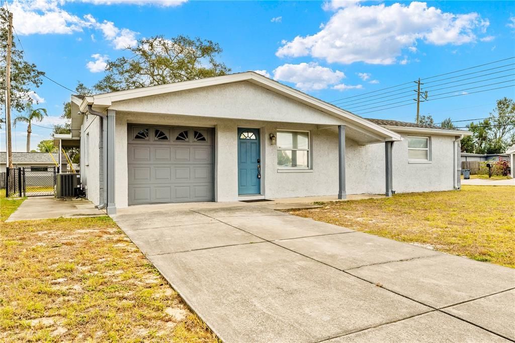 For Sale: $230,000 (2 beds, 1 baths, 956 Square Feet)