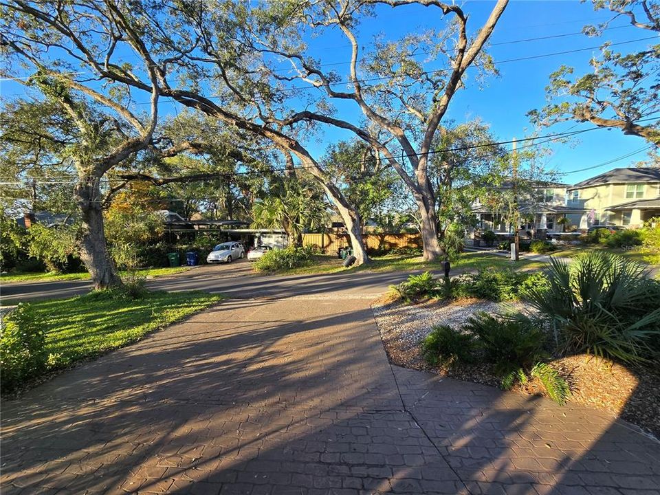 For Sale: $685,000 (3 beds, 2 baths, 1643 Square Feet)