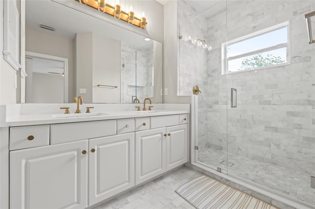 Ensuite master bathroom