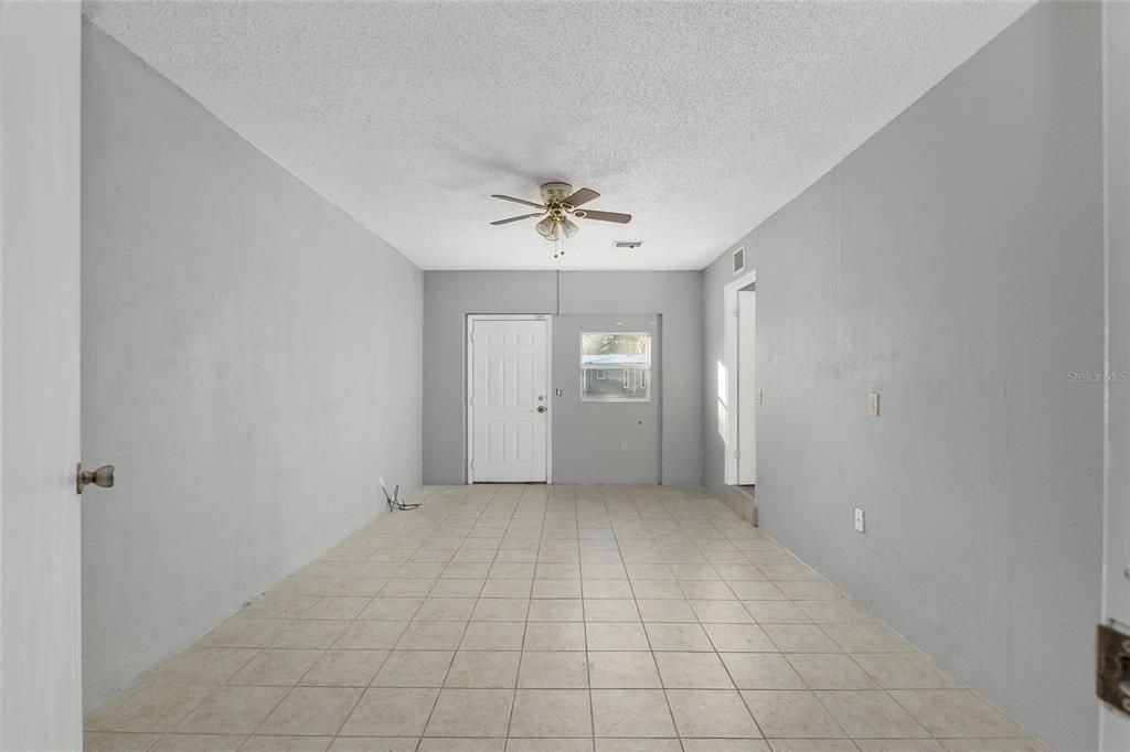 For Sale: $240,000 (3 beds, 1 baths, 1269 Square Feet)