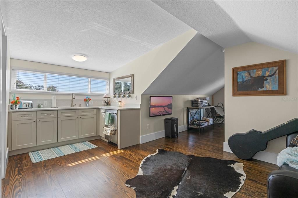 待售: $2,299,000 (6 贝兹, 4 浴室, 4229 平方英尺)