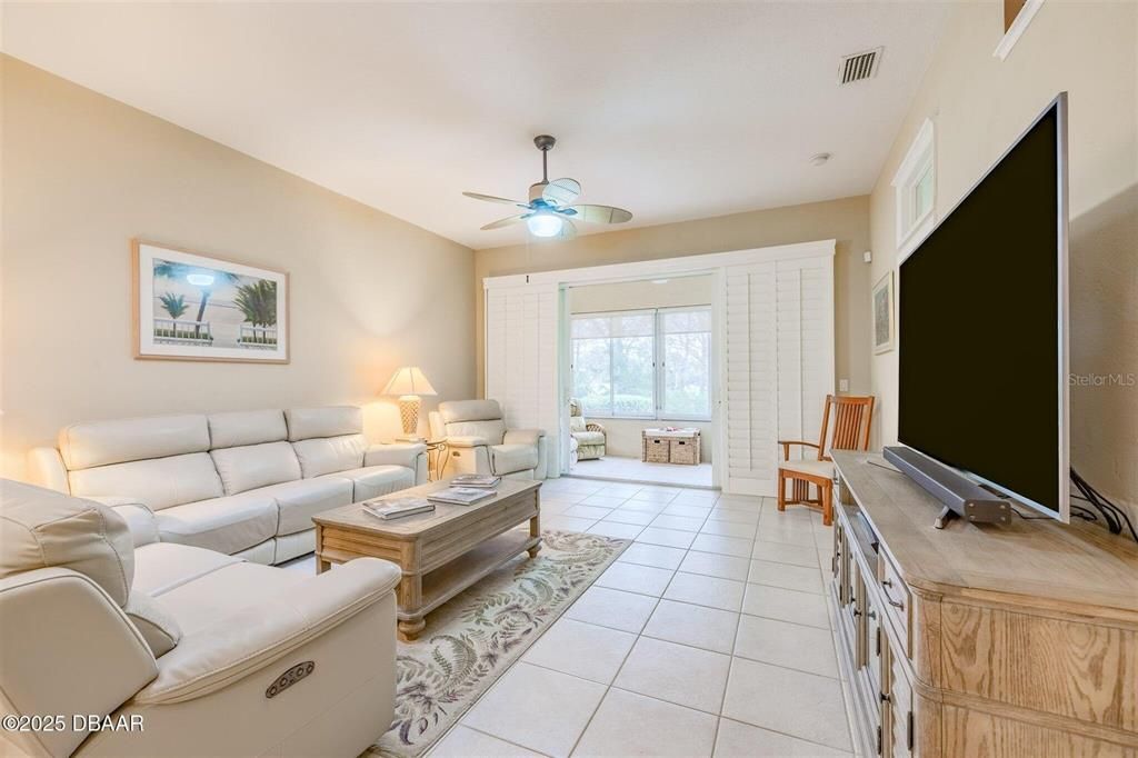 For Sale: $359,900 (3 beds, 2 baths, 1684 Square Feet)