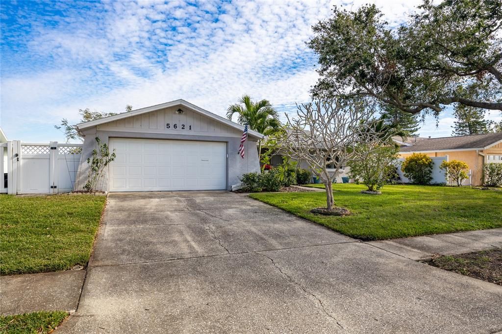 For Sale: $575,000 (3 beds, 2 baths, 1463 Square Feet)