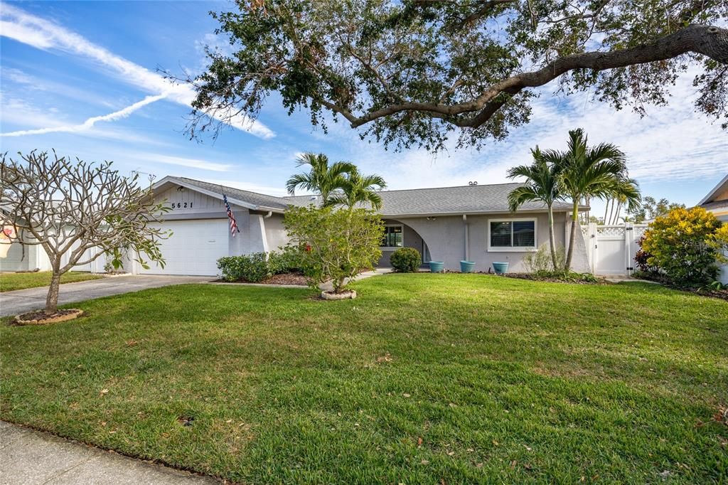 For Sale: $575,000 (3 beds, 2 baths, 1463 Square Feet)