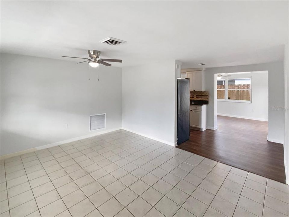 For Sale: $237,000 (3 beds, 1 baths, 1284 Square Feet)