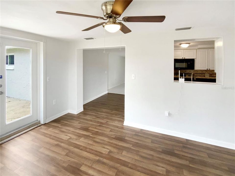 For Sale: $237,000 (3 beds, 1 baths, 1284 Square Feet)