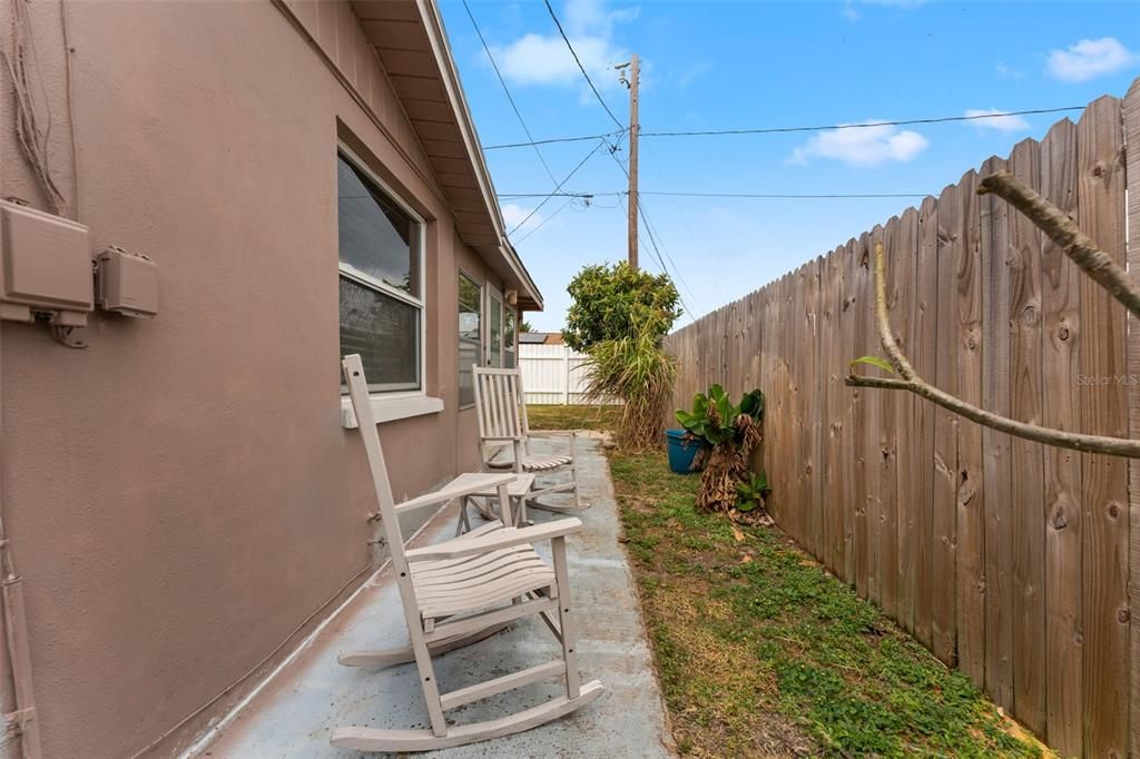 For Sale: $297,000 (3 beds, 1 baths, 1320 Square Feet)