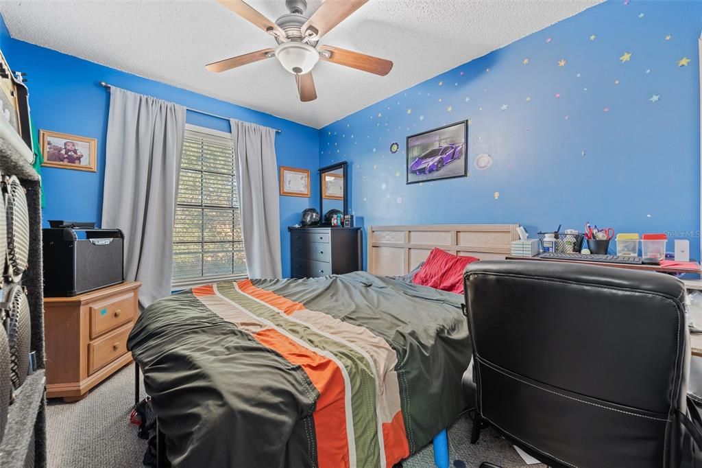 Active With Contract: $199,900 (3 beds, 2 baths, 1161 Square Feet)