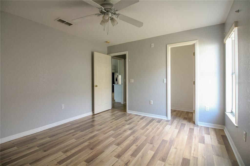 For Rent: $2,100 (3 beds, 2 baths, 1808 Square Feet)