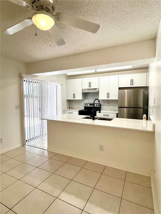 For Rent: $1,950 (2 beds, 2 baths, 1285 Square Feet)