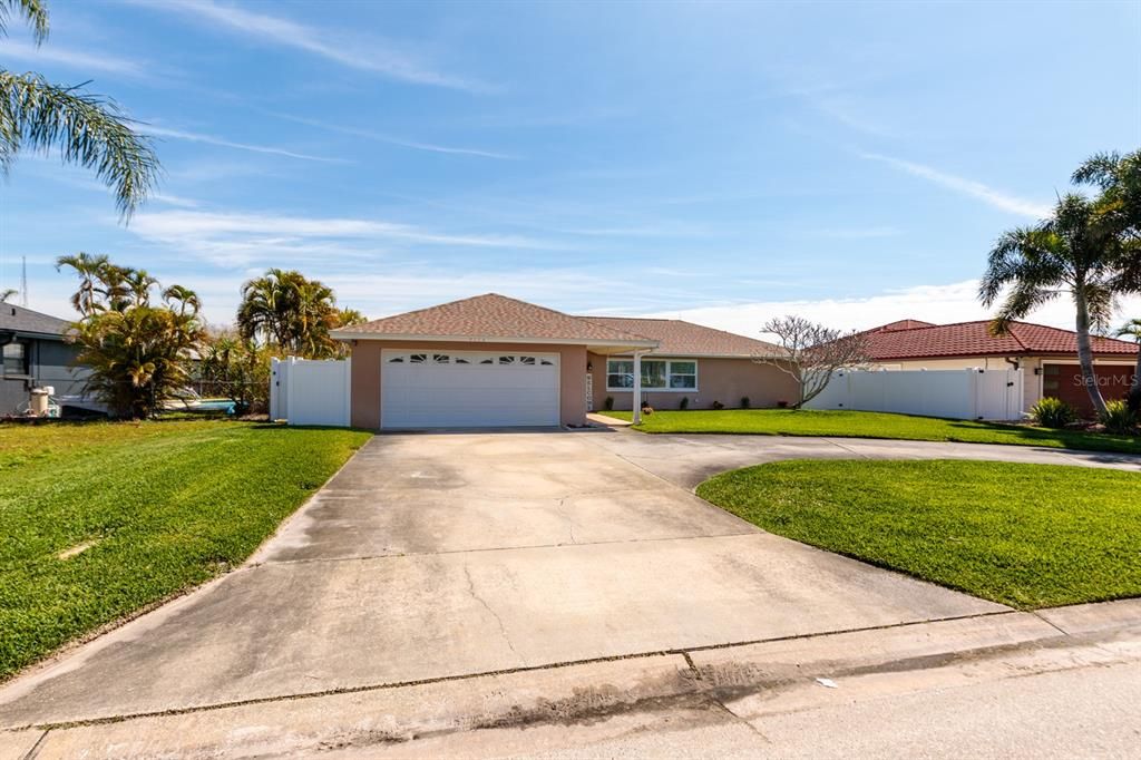 For Sale: $675,000 (3 beds, 2 baths, 1728 Square Feet)