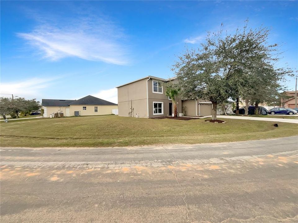 For Sale: $353,000 (4 beds, 2 baths, 2162 Square Feet)