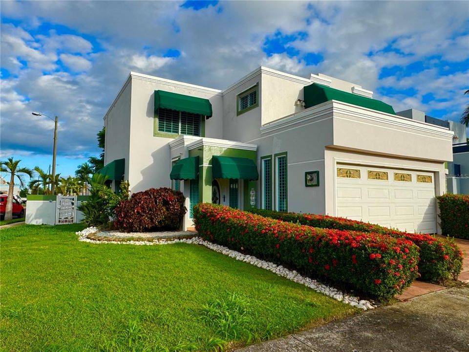 Недавно продано: $329,000 (4 спален, 2 ванн, 1605 Квадратных фут)