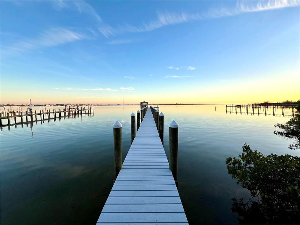 For Sale: $2,473,000 (3 beds, 3 baths, 2733 Square Feet)