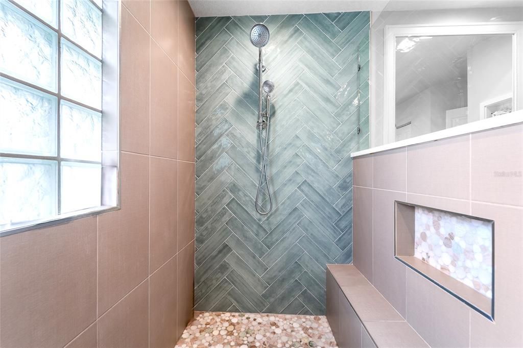 For Sale: $2,473,000 (3 beds, 3 baths, 2733 Square Feet)