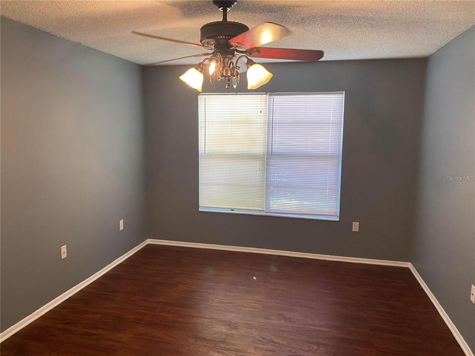 For Rent: $1,600 (3 beds, 2 baths, 1037 Square Feet)