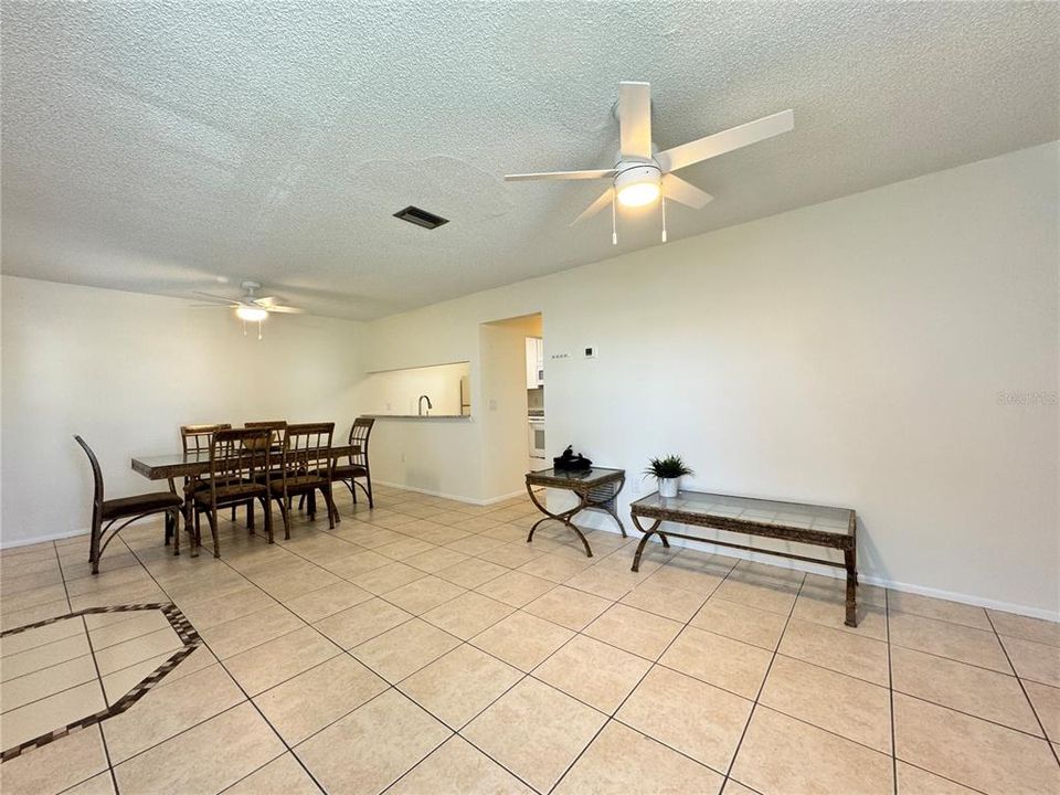 For Rent: $1,700 (2 beds, 2 baths, 912 Square Feet)