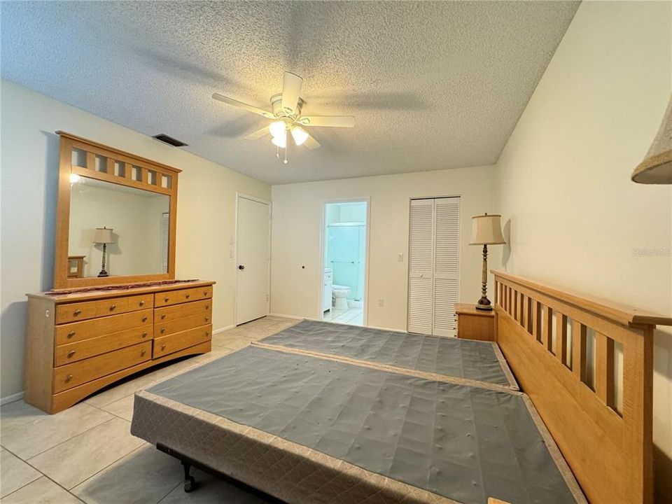 For Rent: $1,700 (2 beds, 2 baths, 912 Square Feet)