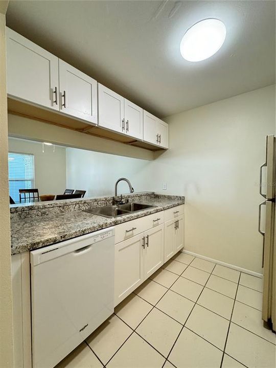 For Rent: $1,700 (2 beds, 2 baths, 912 Square Feet)