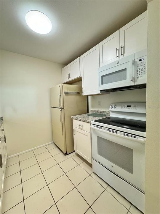 For Rent: $1,700 (2 beds, 2 baths, 912 Square Feet)