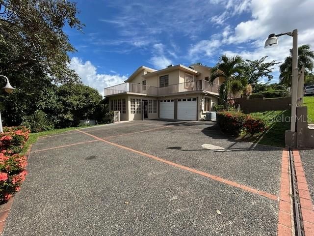 Vendido Recientemente: $375,000 (5 camas, 4 baños, 2218 Pies cuadrados)