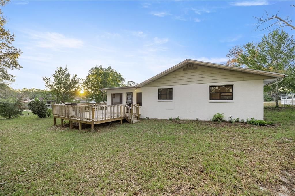 For Sale: $324,900 (3 beds, 2 baths, 1964 Square Feet)