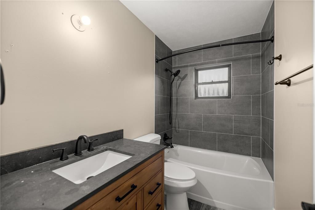 For Sale: $324,900 (3 beds, 2 baths, 1964 Square Feet)