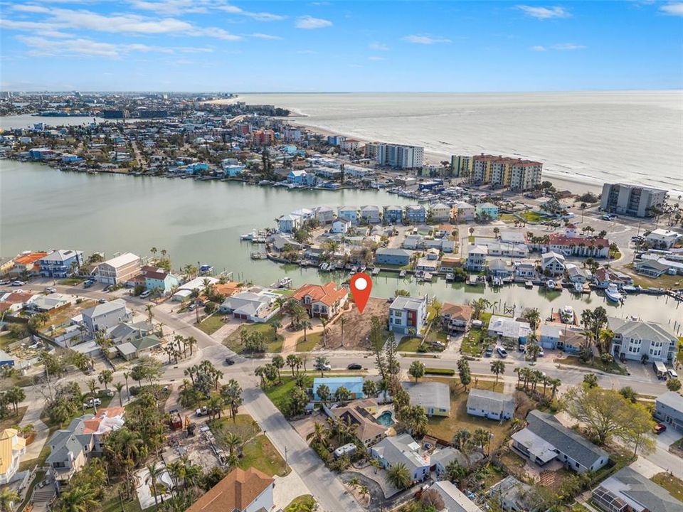 На продажу: $999,999 (0.21 acres)